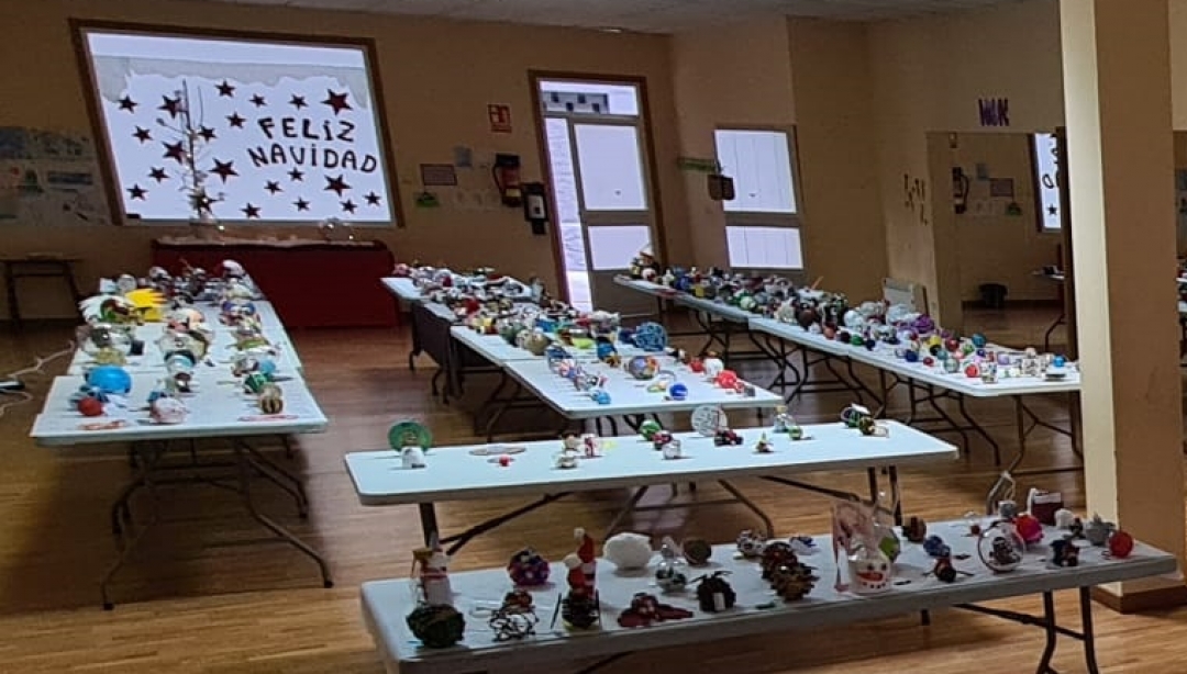 I Concurso De Bolas De Navidad 32/33